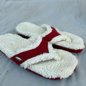 Acorn Red and White Fuzzy Slippers